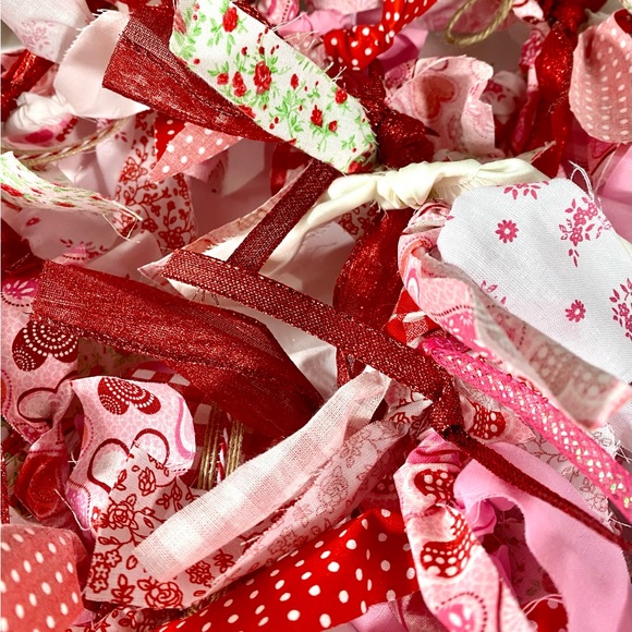 Handmade Red and Pink Valentines Day Garland - Picture 2 of 2
